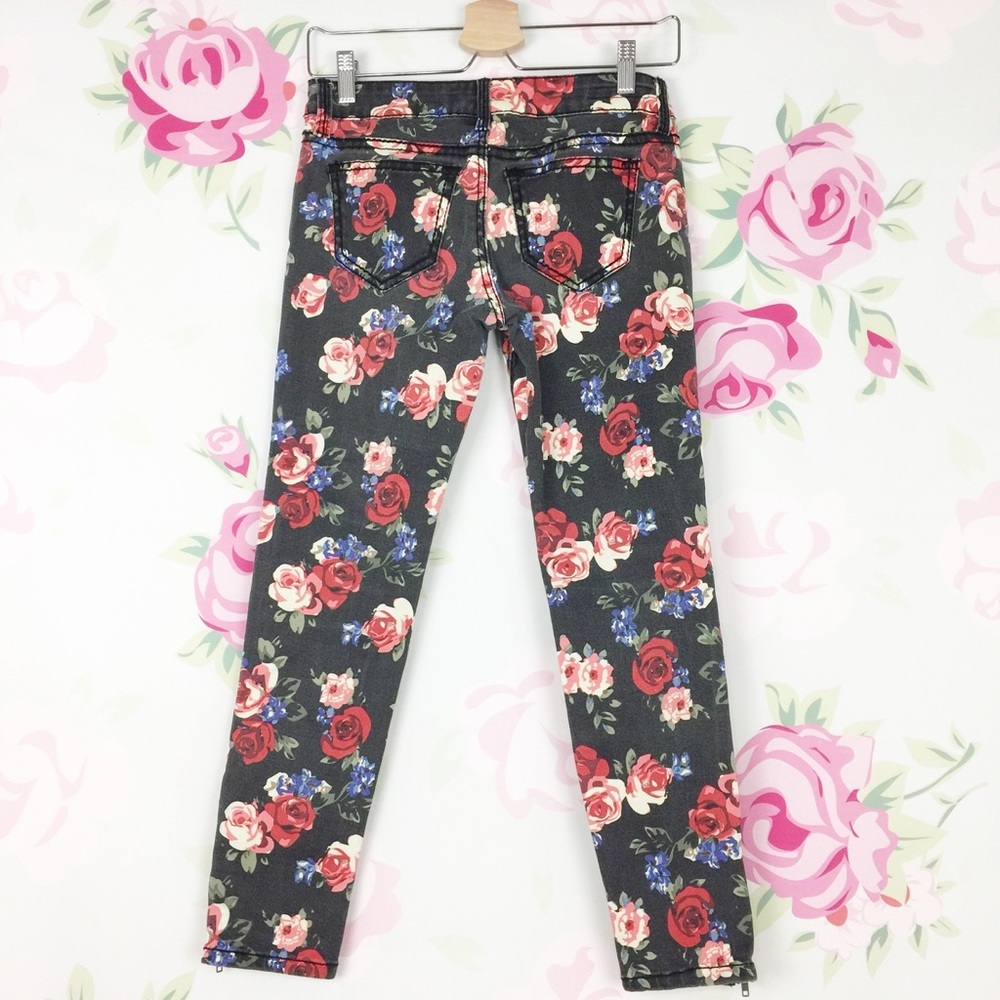 Hot Kiss Cat Capri Floral Printed Capri Jeans 4 - Picture 3 of 8